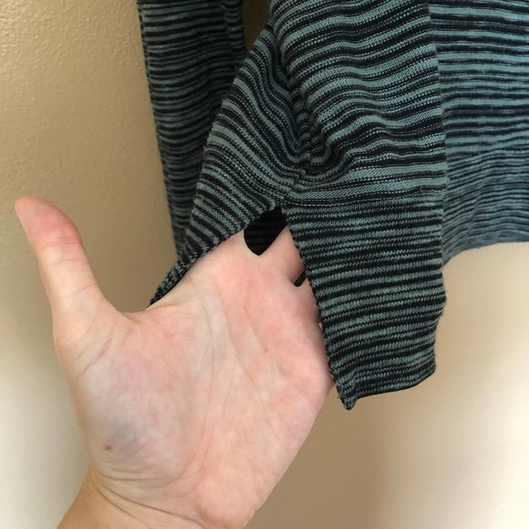 Splendid Lightweight Knit Green / Black Striped Top Size S - Picture 2 of 6